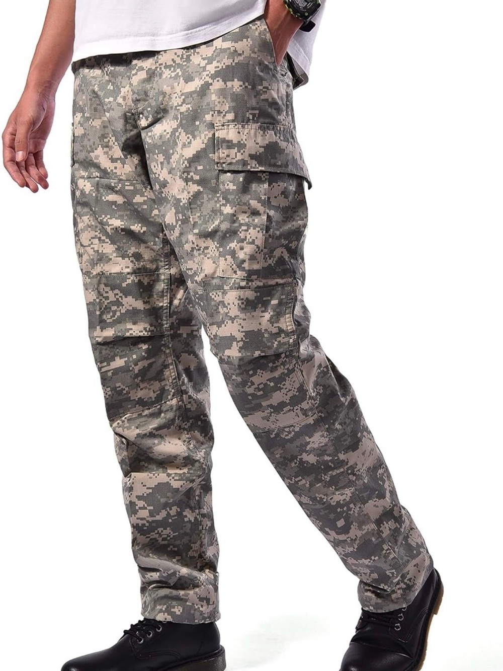 BACKBONE ~ Men’s camouflage Cargo pants made of durable quality material size M